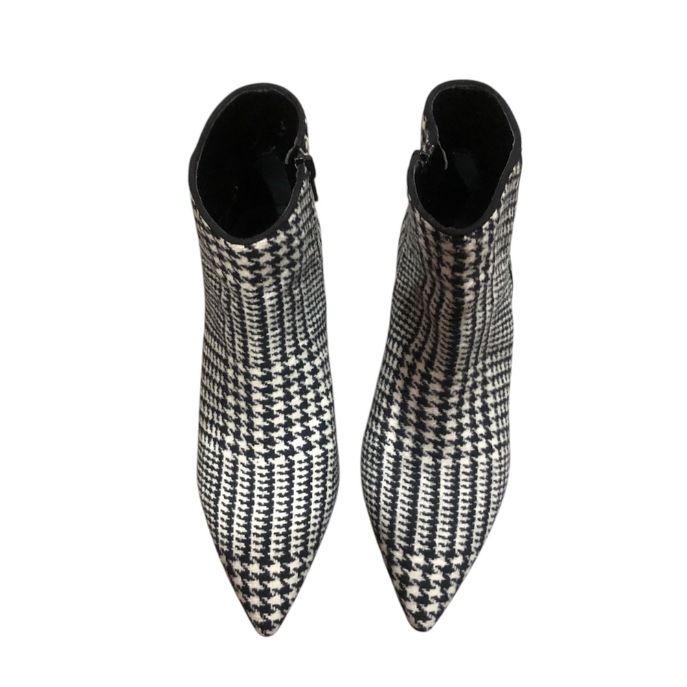 ANN TAYLOR Gingham booties